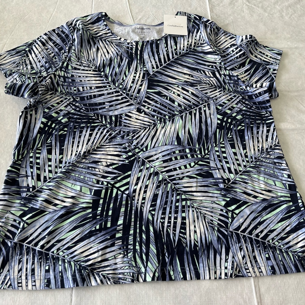 Croft & Barrow Blue and Green Leaf Print Top